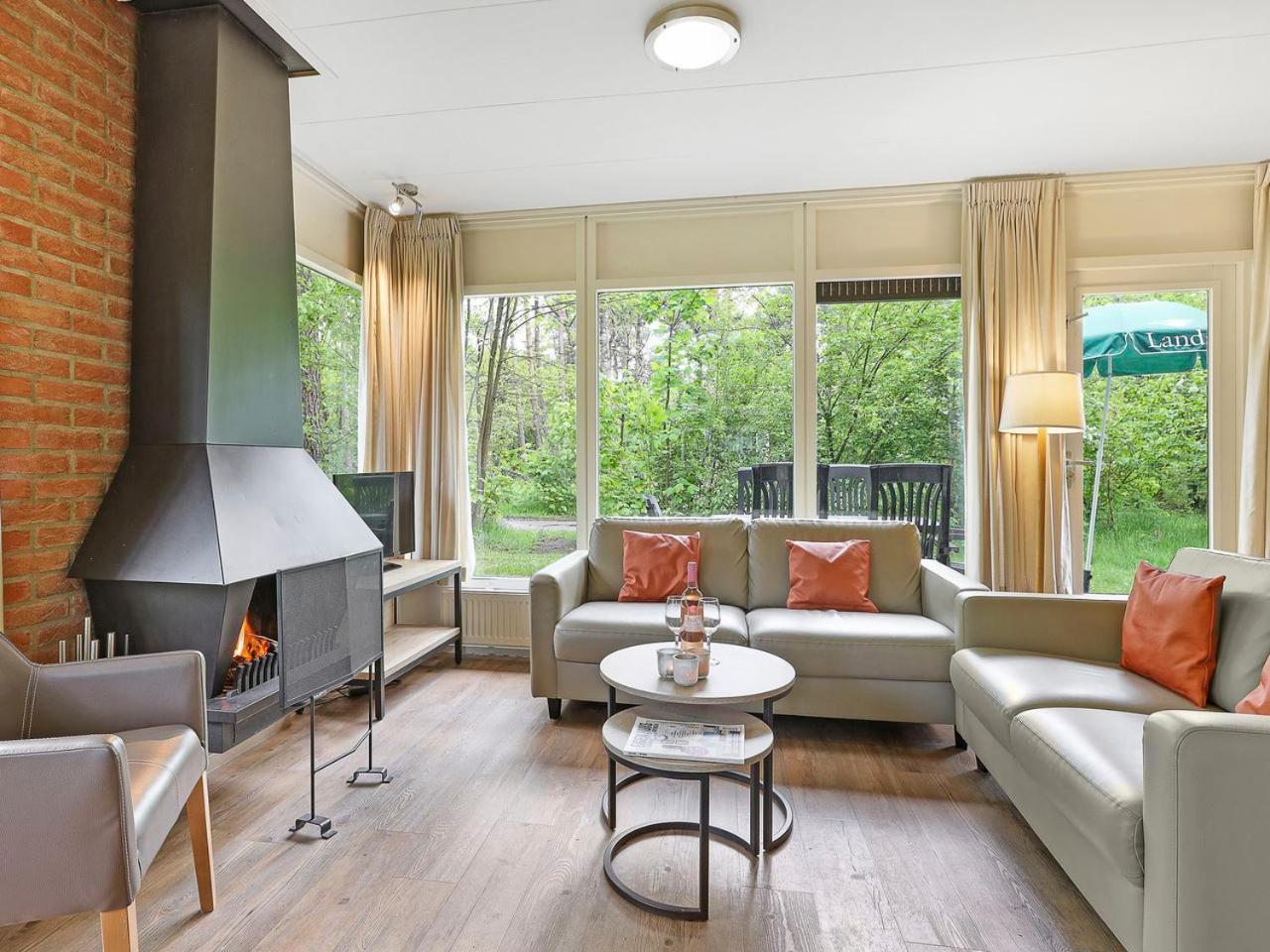 Comfort 6-Person Dog Bungalow In The Holiday Park Landal Heideheuvel Бекберґен Номер фото
