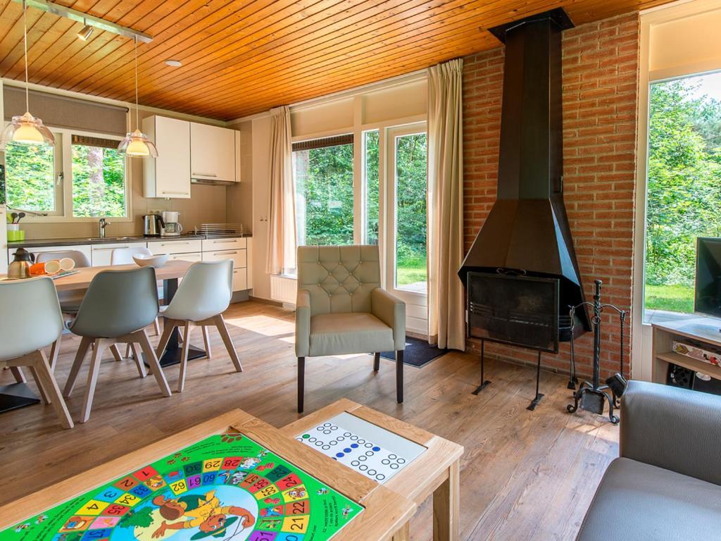 Comfort 6-Person Dog Bungalow In The Holiday Park Landal Heideheuvel Бекберґен Номер фото
